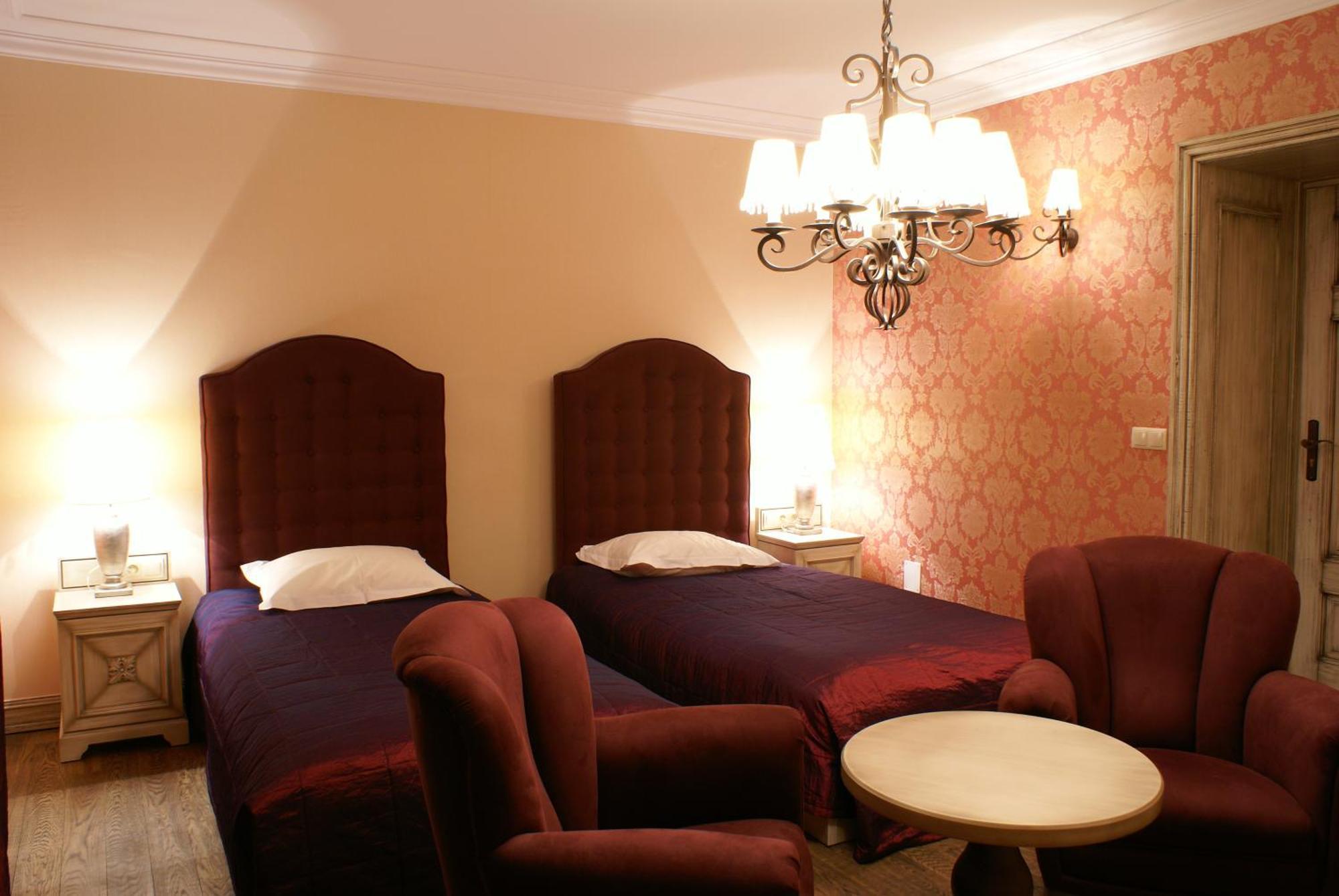Berberys Park Hotel Kazimierz Dolny Buitenkant foto