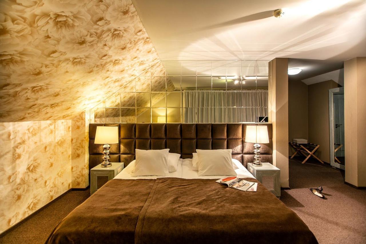 Berberys Park Hotel Kazimierz Dolny Buitenkant foto